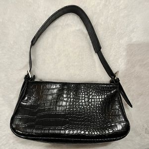 Trendy and versatile Black Vegan Croc shoulder bag